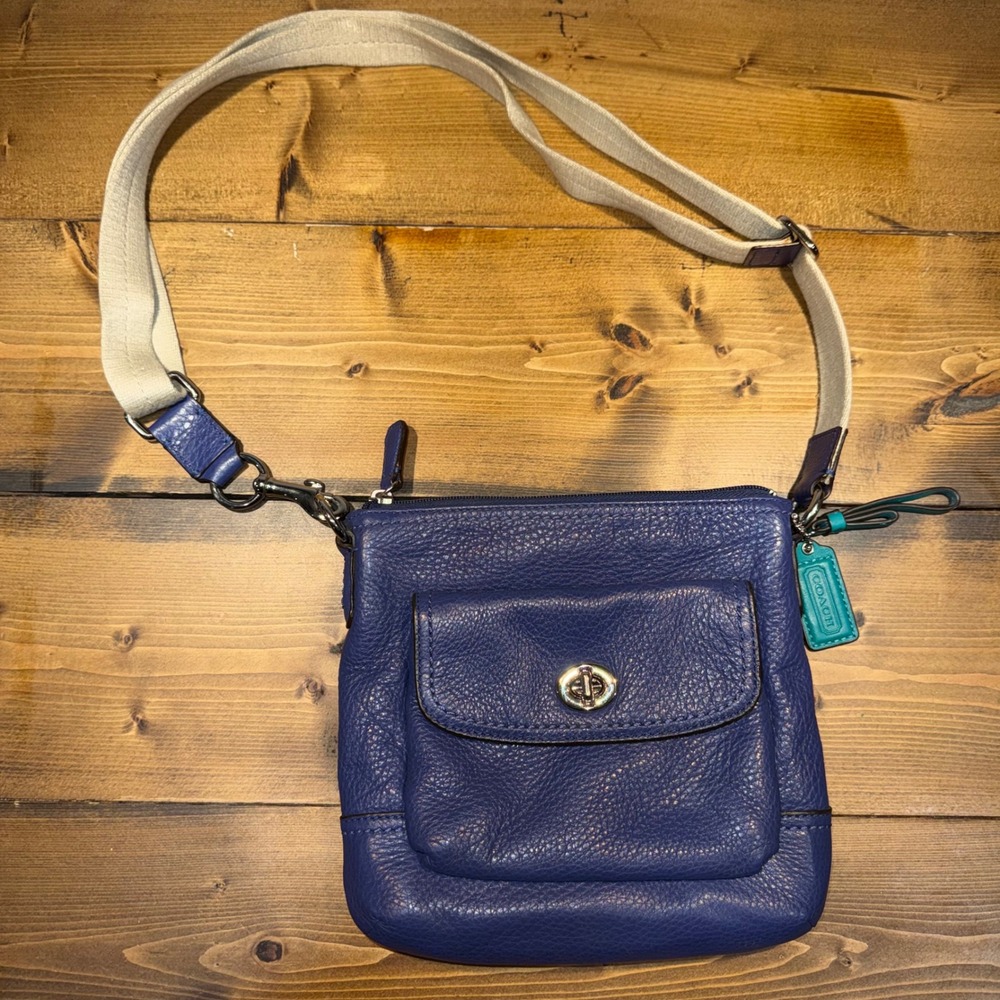 Coach Royal Blue Pebbled Leather Turnlock Swingpack Crossbody Bag